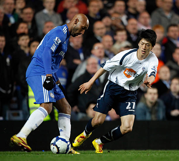 足首次在与 足首次在与